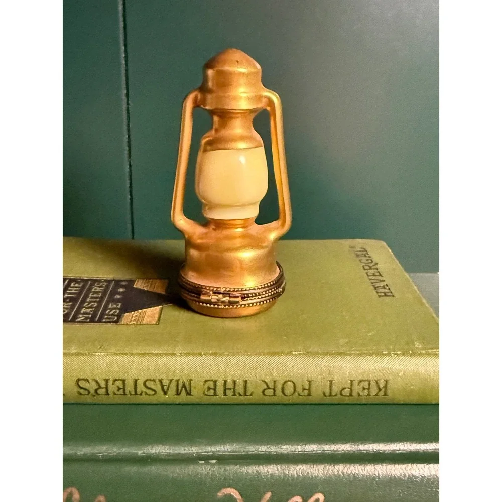 Vintage Gold Porcelain Lantern Trinket Box Nautical Sailboat Clasp Anchor Detail